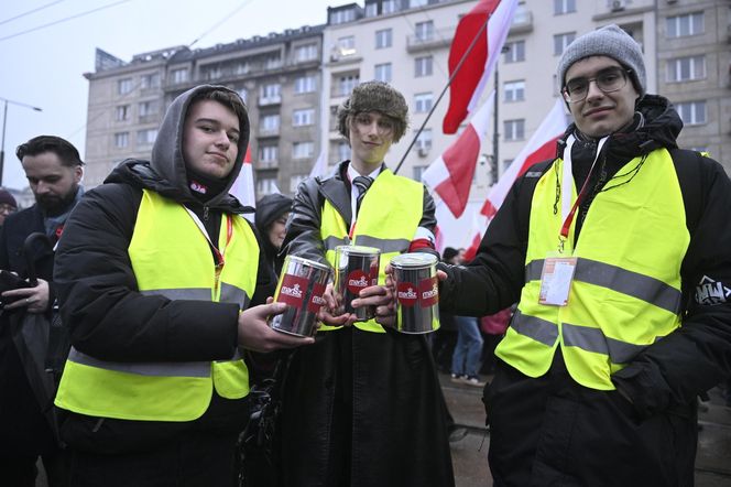 Marsz Niepodległości 2025 na żywo. Relacja z Warszawy. "Chcę zobaczyć Polskę samodzielną i niezakompleksioną"