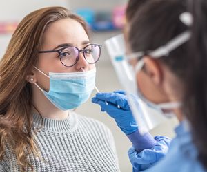 COVID-19: objawy, przebieg, leczenie, powikłania, zapobieganie