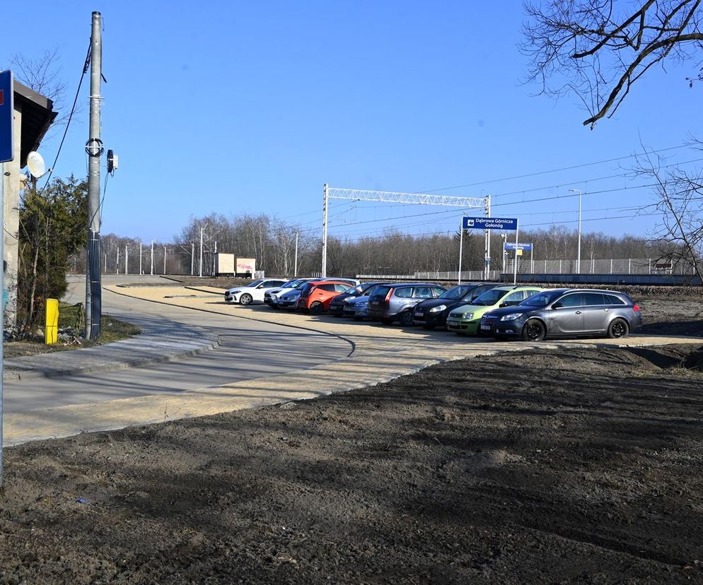 W Dąbrowie Górniczej zamiast klepiska powstał parking z prawdziwego zdarzenia