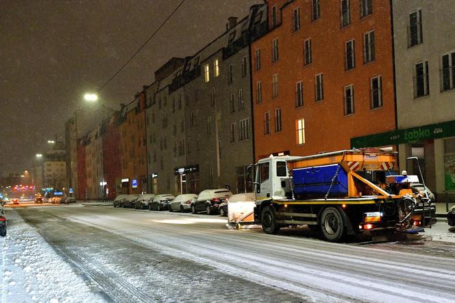 Atak zimy w Polsce! Śnieg zasypał miasta i wsie [ZDJĘCIA]