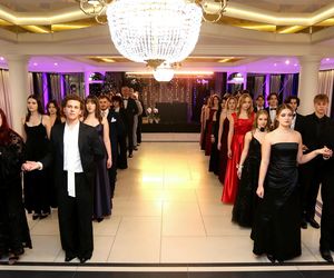 Elegancka studniówka maturzystów z I LO w Rybniku. Ten bal zapamiętają na długo