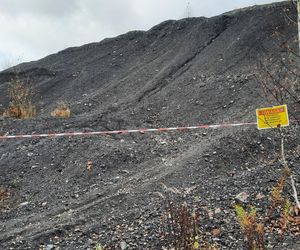 SRK rozpoczęła kolejne prace na hałdzie w Pszowie. Zwałowisko nielegalnie rozjeżdżają motocykliści