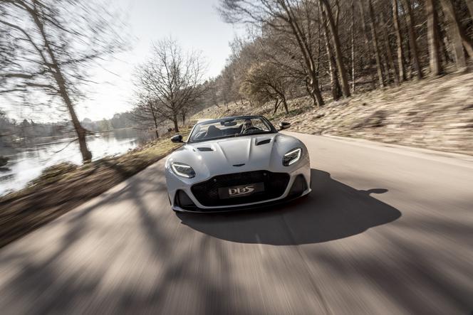 Aston Martin DBS Superleggera Volante