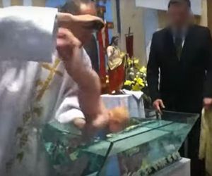W kościele na Śląsku dzieci podtapia się w czasie chrztu. Kontrowersyjny sakrament 