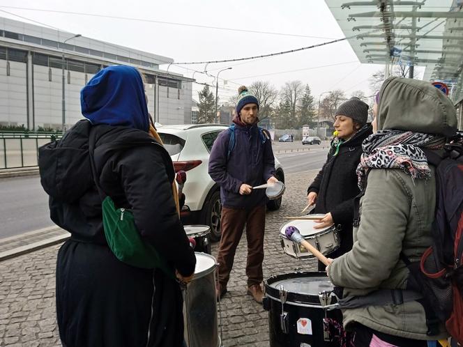 Protest przeciwko wysiedleniu uchodźców z Ukrainy i prywatyzacji Ikara