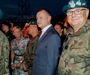 Wakacyjna Trasa Dwójki w Elblągu. Koncert piosenki wojskowej państw NATO