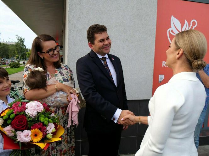 Marta Nawrocka śpiewała i gotowała z seniorami w Stalowej Woli