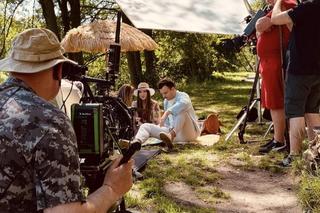 Barwy szczęścia na planie. Agata (Natalia Zambrzycka), Ignacy (Olaf Staszkiewicz) 