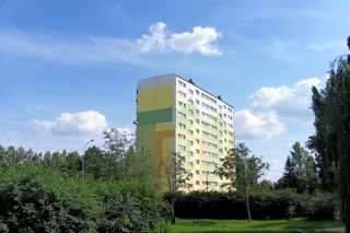 To jedyne osiedle w Łodzi, którego ulice nazwano kiedyś wyłącznie na cześć polskich malarzy. Wystąpiło też w popularnym serialu