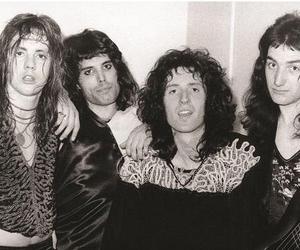 Queen - 5 ciekawostek o debiucie zespołu |  Jak dziś rockuje?