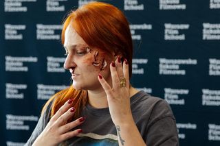 Szok, co spotkało dziennikarkę! Jak ona wygląda?!