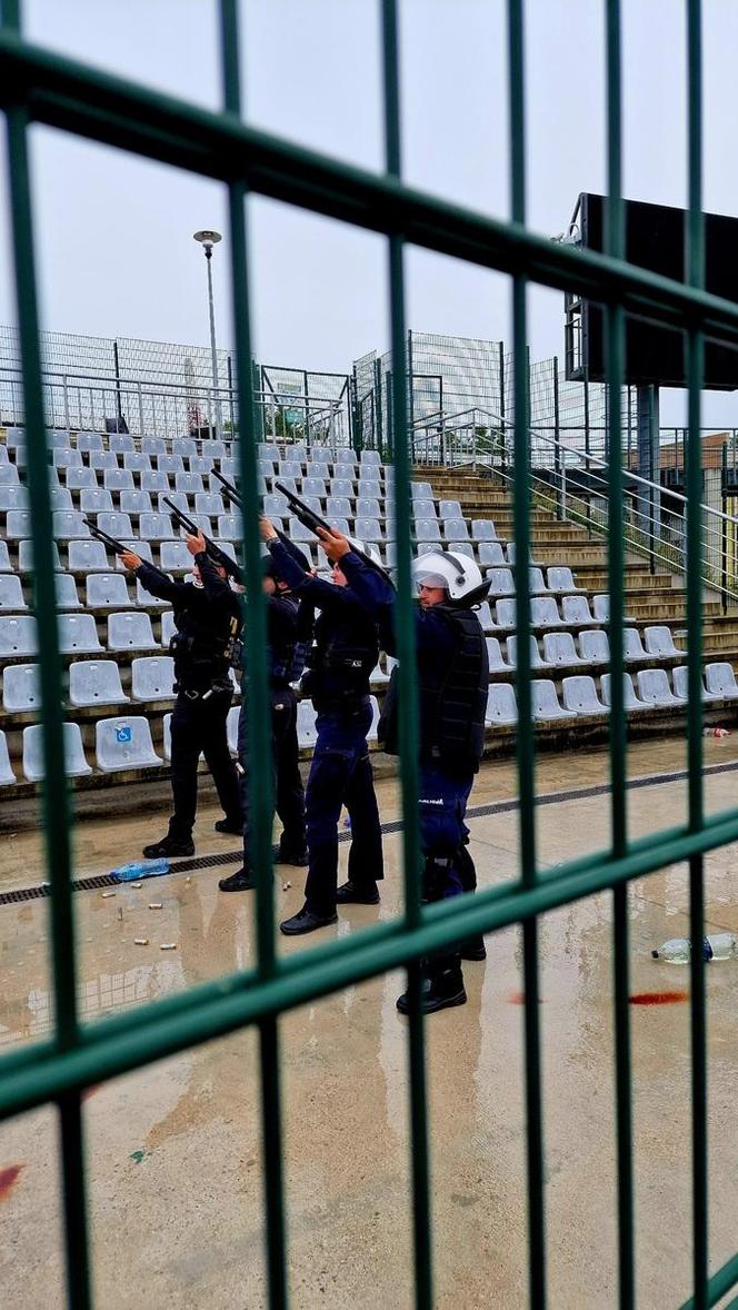 ĆWICZENIA NA STADIONIE