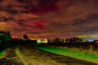 Zorza polarna nad Dolnym Śląskiem. Fantastyczny spektakl na niebie [ZDJĘCIA]