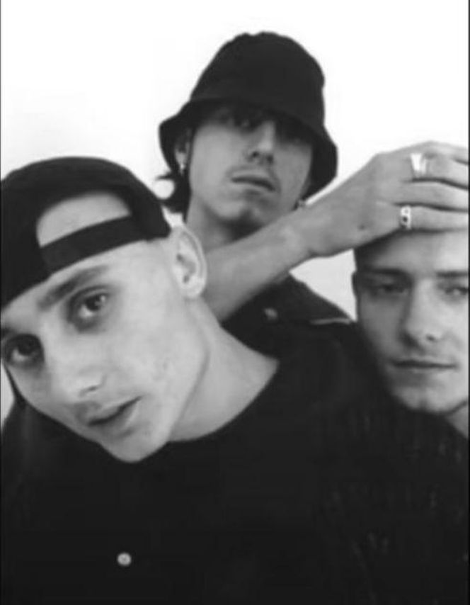 Tragiczna śmierć Magika poruszyła Polskę, a ale jego muzyka wciąż żyje. Teraz Paktofonika wystąpi w Opolu