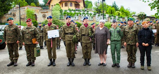 Uczniowie ZS nr 2 podczas Przeglądu Musztry Klas Mundurowych w Gromniku