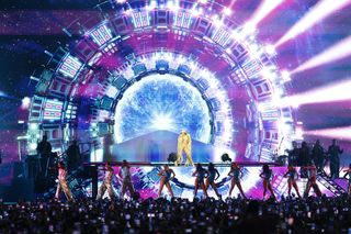 Koncert Jennifer Lopez w Warszawie (25.07.2025) - część druga. Organizatorem koncertu jest Prestige MJM