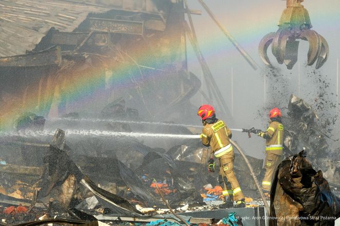 Pożar w Kawlach. Trwają poszukiwania zaginionego strażaka