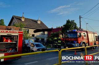 Brzeźnica. 24-letni kierowca bmw roztrzaskał się na dwóch ogrodzeniach