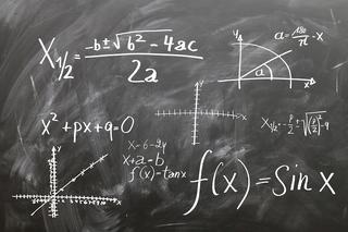 Egzamin ósmoklasisty 2020 z matematyki: Dowodzenie twierdzeń, trójkąt prostokątny. Z tym mierzyli się uczniowie! 