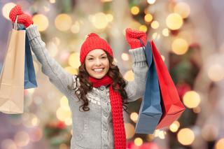 Świąteczne przygotowania i kupowanie prezentów: jak podejść do tego z rozwagą?