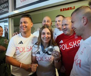 Huczne powitanie olimpijczyków w Warszawie. Siatkarze i Julia Szeremeta przyciągnęli tłumy