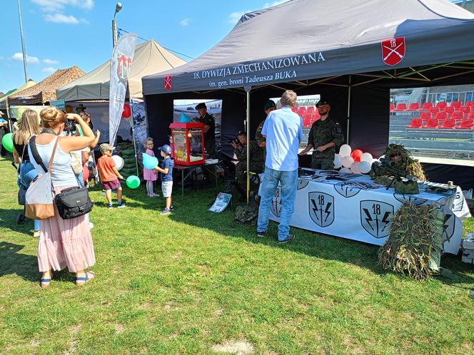 Piknik Wojskowy 18. Dywizji został zorganizowany na terenie zielonym przy aquaparku i stadionie miejskim w Siedlcach