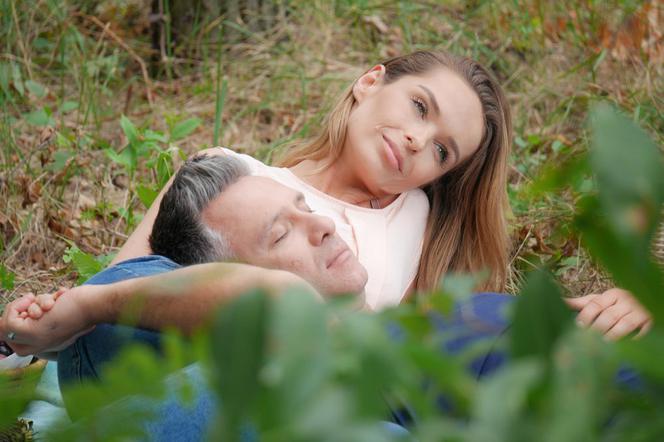 Pierwsza miłość. Natalia (Katarzyna Sowińska), Artur (Łukasz Płoszajski)