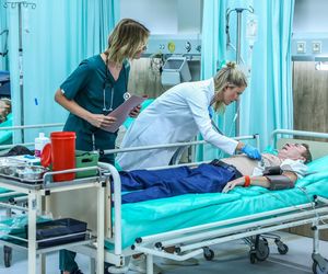 Szpital św. Anny odc. 1.  Kaja Piotrowska (Ada Szczepaniak), Zofia Konecka (Julia Kamińska)