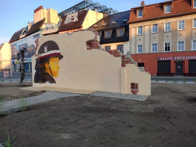 Jelenia Góra upamiętnia Powstańców Warszawskich. Zobacz piękny powstańczy mural 