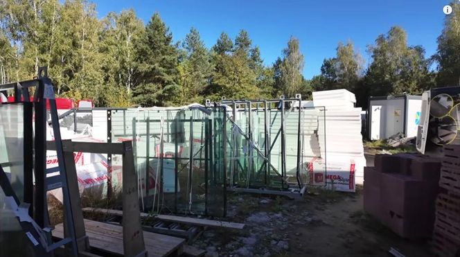 Michał Wiśniewski na budowie swojego domu