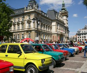 W Bielsku-Białej hucznie świętowano urodziny Malucha. Kultowy Fiat 126p ma 50 lat!