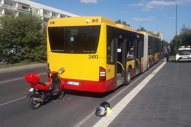 15-latek wjechał skuterem w autobus MPK