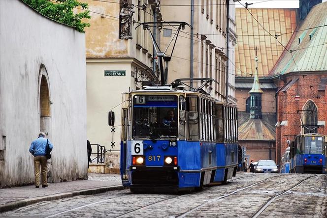 Pamiętają czasy Gierka i wożą krakowskich pasażerów od 48 lat. Tramwaje 105N przeżyły sześciu prezydentów! 