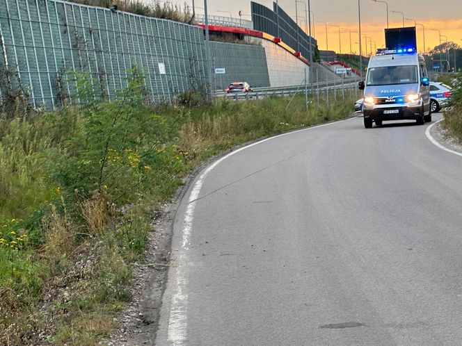 Śmiertelny wypadek w Warszawie. Nie żyje motocyklista. Licznik zatrzymał się na 260 km/h