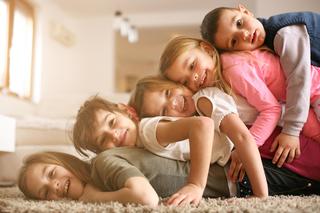 Najpopularniejsze imiona. Tak rodzice nazywają swoje dzieci w 2024 roku