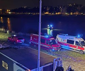 Pilne. Poszukiwania w Odrze we Wrocławiu. Służby szukają kobiety i dziecka 
