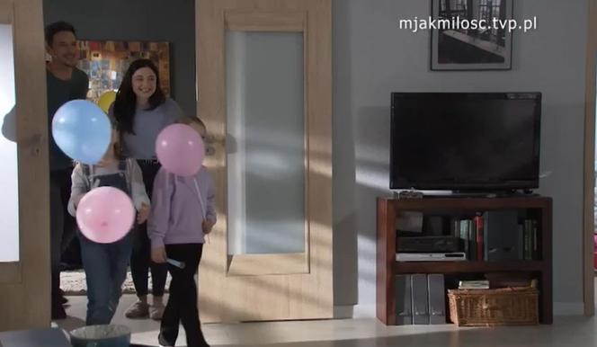 M jak miłość po wakacjach 2022. Iza (Adriana Kalska), Marcin (Mikołaj Roznerski)