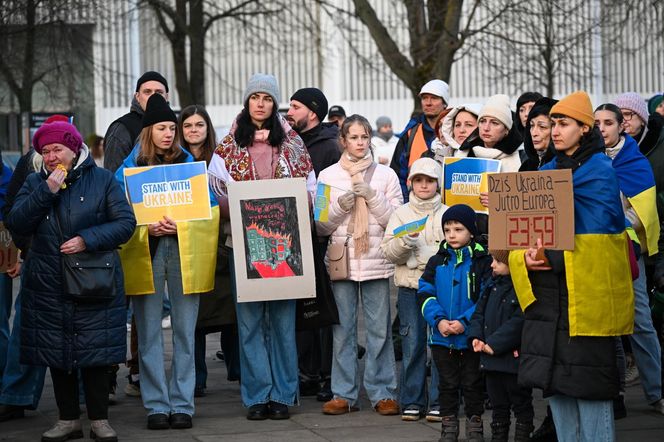 Demonstracja "Trzy lata w obronie Ukrainy" na pl. Solidarności