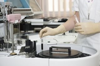 Gdańsk: Nowy lek na lęki i bezsenność opracowany! Czy to przełom w farmacji?