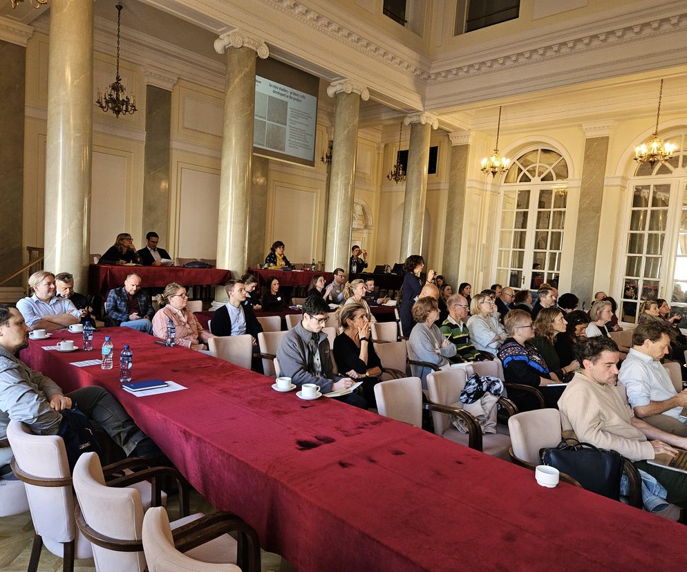 Przedstawiciele różnych ośrodków badawczych z Europy omawiają nowe strategie leczenia osteosarcomy. Więcej na ten temat znajdziesz na Poradnik Zdrowie.