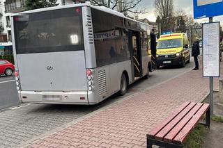 Makabra w Pruszkowie. Autobus zmiażdżył staruszce stopę