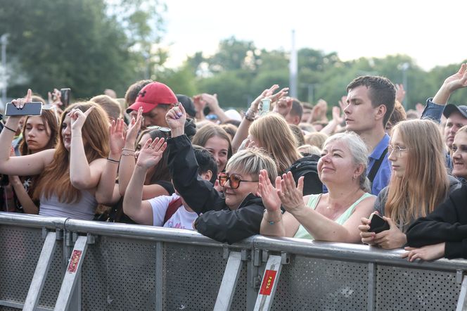 Śląska Scena Letnia na promenadzie przy Stadionie Śląskim w Chorzowie