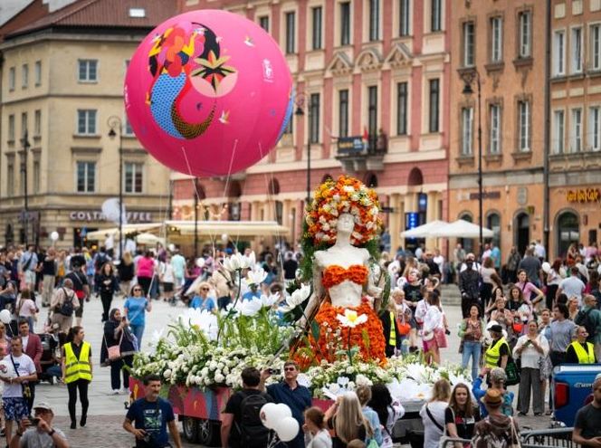 Parada Syrenki przeszła ulicami Warszawy. Tak bawili się mieszkańcy