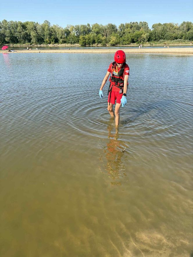 Makabryczne znalezisko nad Wisłą! Plażowicz wyłowił ludzką czaszkę