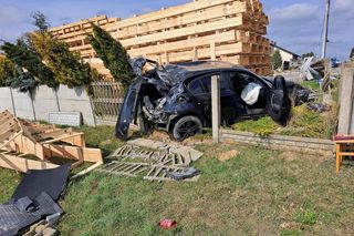 Swoboda. 67-latek ofiarą śmiertelną wypadku. Dwa BMW zderzyły się pod Kaliszem [ZDJĘCIA]