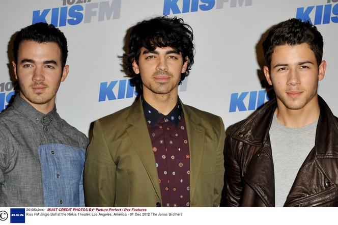jonas brothers odwołali trase koncertową