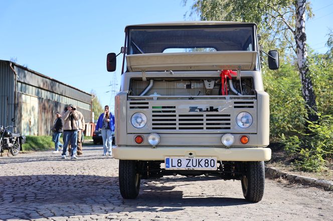 Zlot pojazdów zabytkowych na terenie dawnej Fabryki Samochodów Ciężarowych w Lublinie