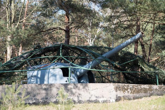 Przedwojenne stanowisko ogniowe nr 4 cyplowa 31 Bateria im. Heliodora Laskowskiego z armatą Bofors 152 mm