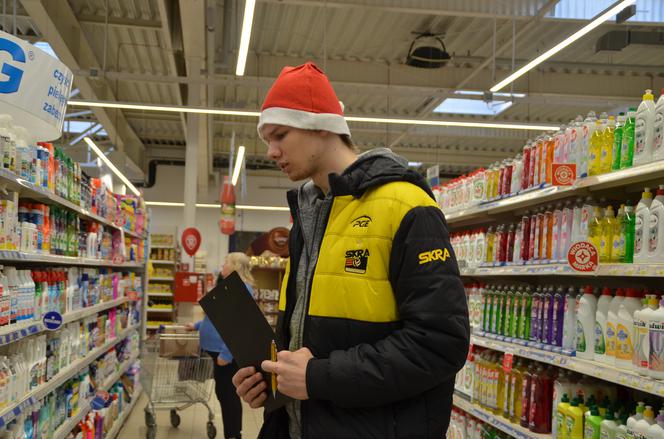 Siatkarscy mistrzowie świata ruszyli na niecodzienne zakupy! Zobacz CO WRZUCILI do koszyka 