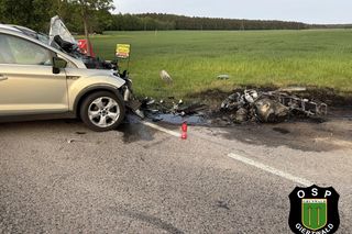  Zderzenie osobówki z motocyklem. Dwie osoby nie żyją